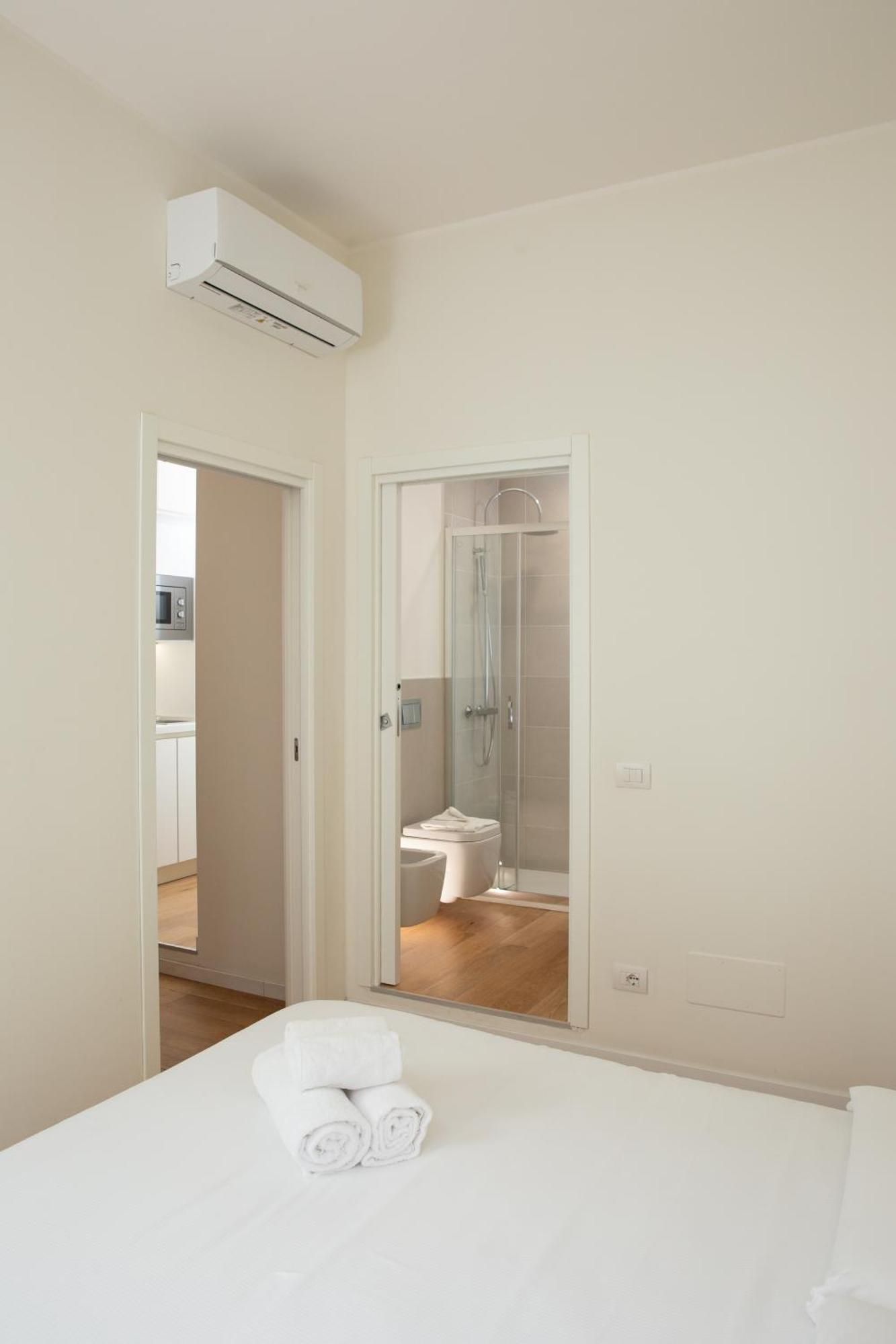 Klimt Central Station - Two Room Apartment Milán Exterior foto