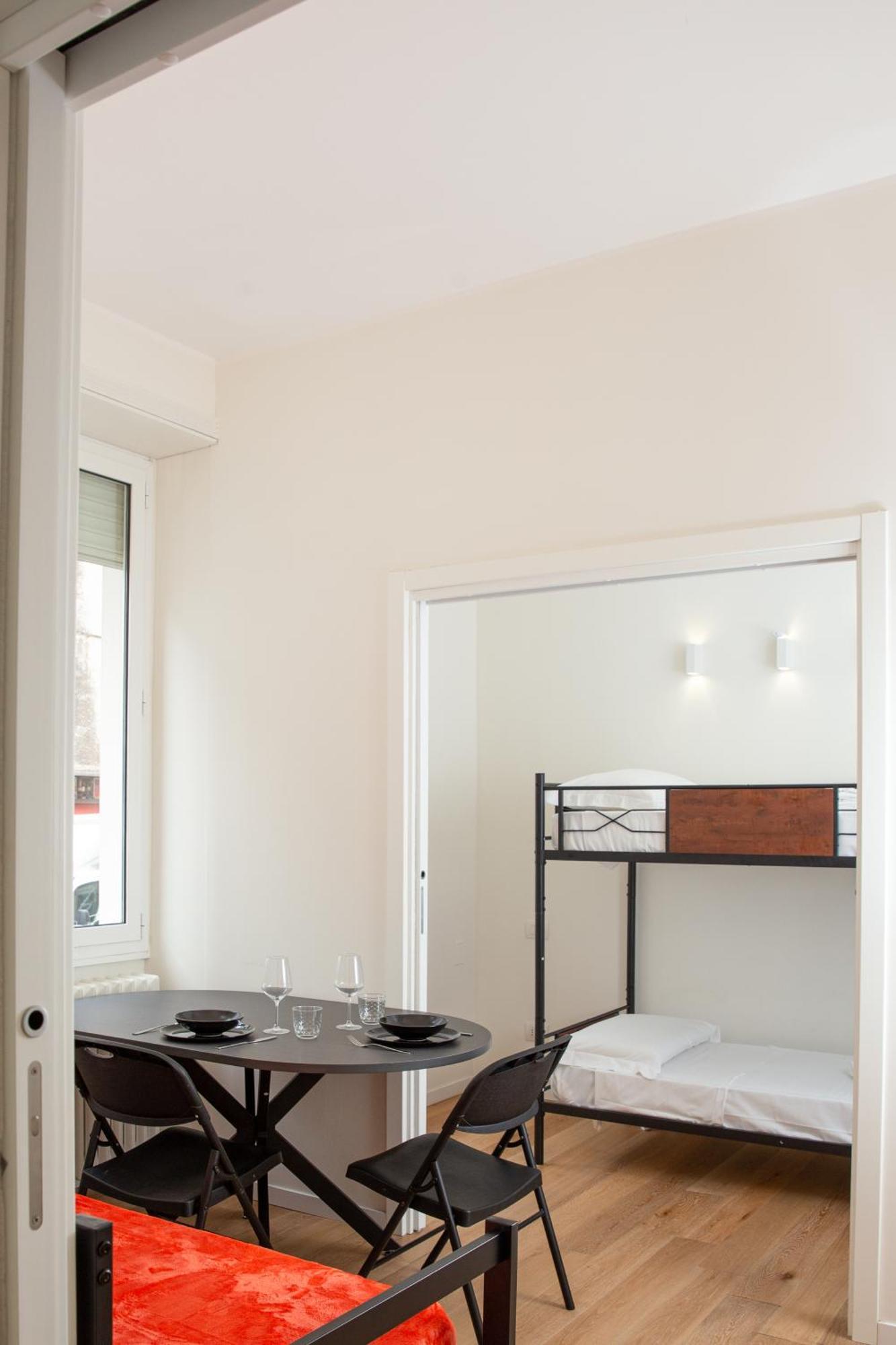 Klimt Central Station - Two Room Apartment Milán Exterior foto