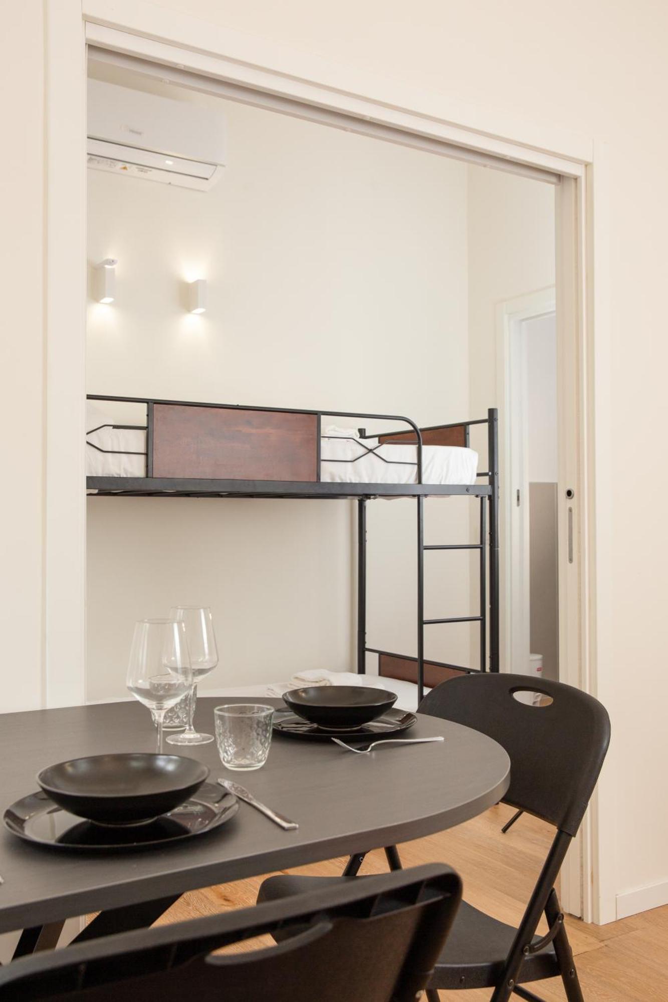 Klimt Central Station - Two Room Apartment Milán Exterior foto