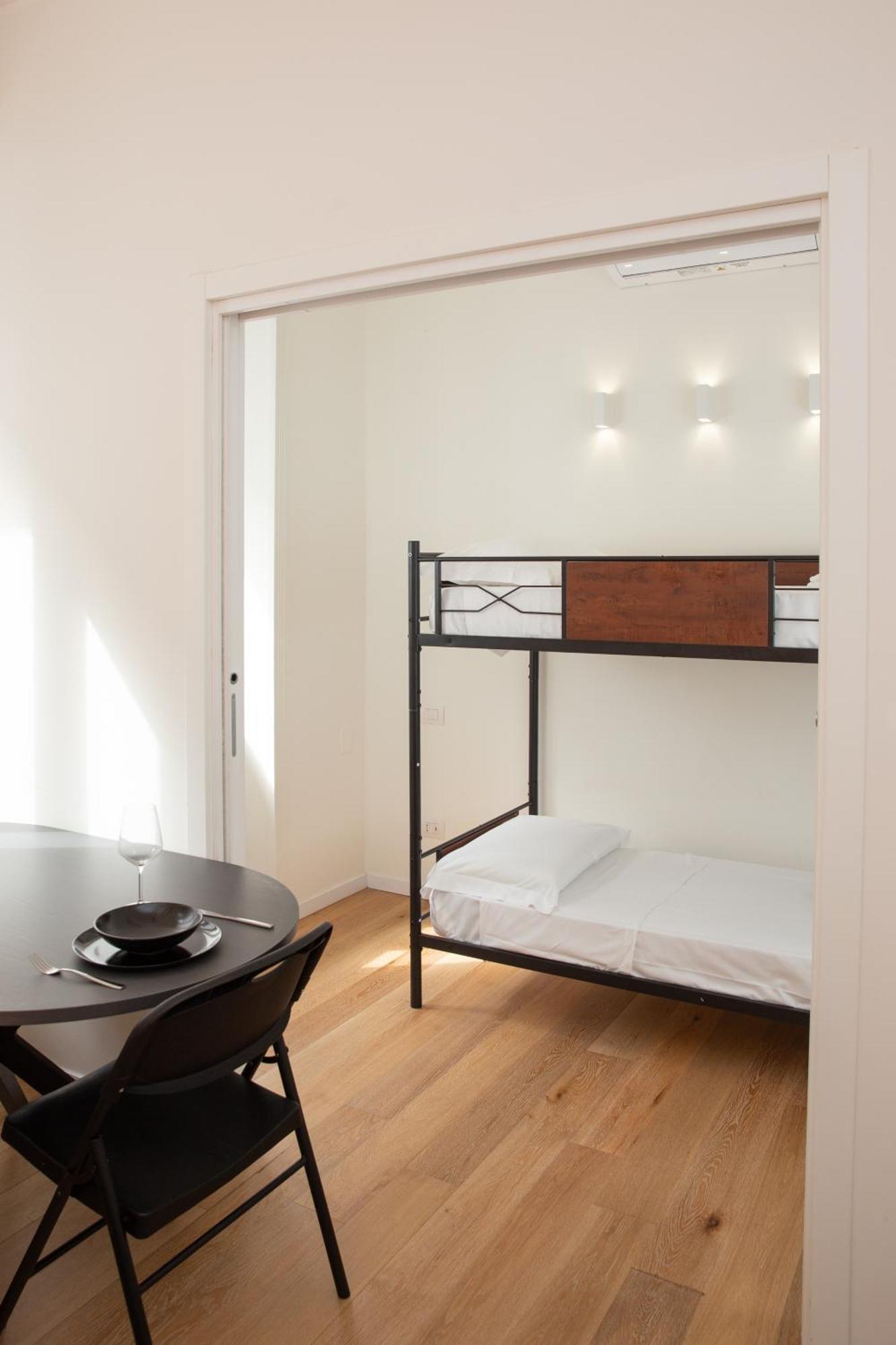 Klimt Central Station - Two Room Apartment Milán Exterior foto